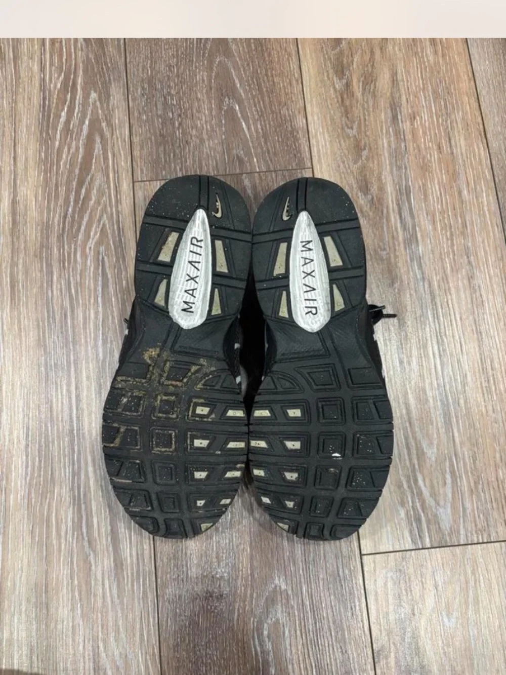 Nike Kids Black & Silver Athletic Sneakers